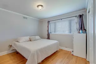 51 W Rozanne Dr, Addison, IL 60101 - Photo 12