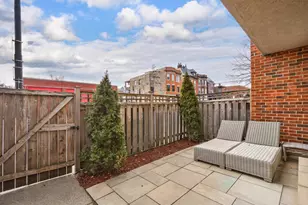 604 W Armitage Ave, Chicago, IL 60614 - Photo 2