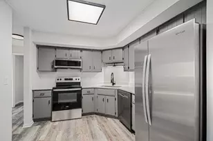 319 Dunning Ave, West Dundee, IL 60118 - Photo 8