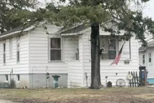 716 W Main St, Hoopeston, IL 60942 - Photo 1