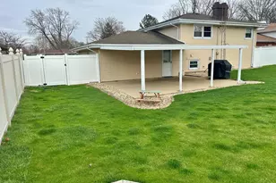 621 Bethel Dr, Joliet, IL 60435 - Photo 6