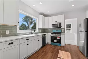 1015 Oakland Ave, Joliet, IL 60435 - Photo 4