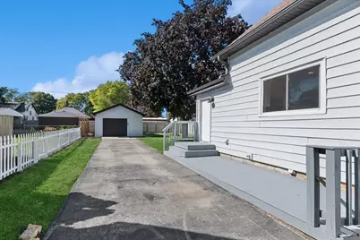 1015 Oakland Avenue, Joliet, IL 60435 - Photo 22