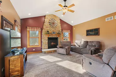 22011 Pringle Drive, Marengo, IL 60152 - Photo 14