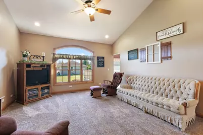 22011 Pringle Drive, Marengo, IL 60152 - Photo 28