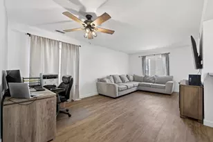 7120 Center Ave, Hanover Park, IL 60133 - Photo 4