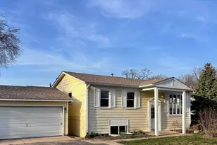 224 Heather Terrace, Round Lake Beach, IL 60073 - Photo 2