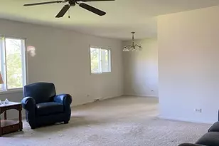 6013 Ridgeway Dr, Woodridge, IL 60517 - Photo 4