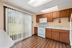 404 Lucille Ave, Fox River Grove, IL 60021 - Photo 4