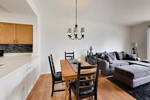 17804 W Braewick Rd, Gurnee, IL 60031 - Photo 8