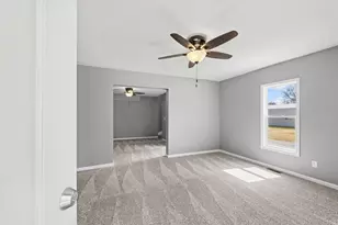 365 N Lincoln St, Bement, IL 61813 - Photo 6