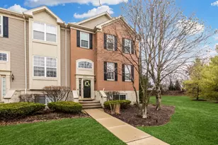 770 Lambert Ln, Bartlett, IL 60103 - Photo 2