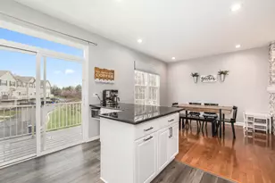 770 Lambert Ln, Bartlett, IL 60103 - Photo 8