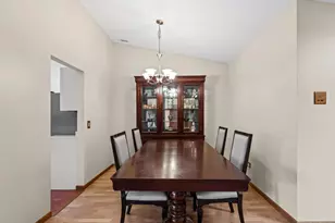 387 Elizabeth Dr, Wood Dale, IL 60191 - Photo 4