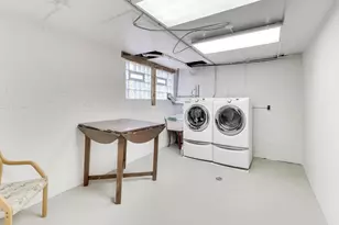 6503 N Maplewood Ave, Chicago, IL 60645 - Photo 36