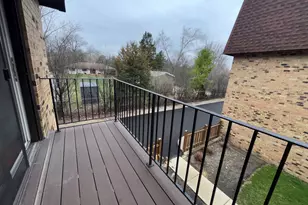 9700 Bianco Terrace, Des Plaines, IL 60016 - Photo 2