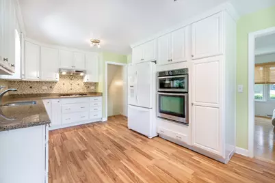 913 S Mitchell Avenue, Elmhurst, IL 60126 - Photo 4