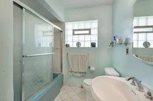 913 S Mitchell Ave, Elmhurst, IL 60126 - Photo 10