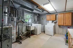 913 S Mitchell Ave, Elmhurst, IL 60126 - Photo 12