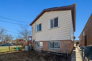 2102 W 73rd St, Chicago, IL 60636 - Photo 4