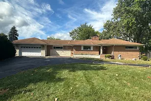7216 Leonard Dr, Darien, IL 60561 - Photo 1