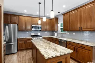 1524 W Mooseheart Rd, North Aurora, IL 60542 - Photo 6