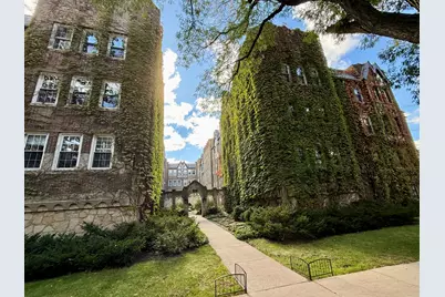 2333 W Farwell Avenue #2S, Chicago, IL 60645 - Photo 1