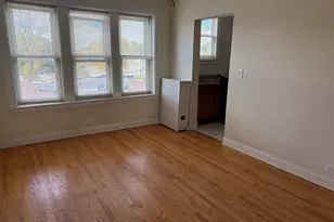 2333 W Farwell Ave, Chicago, IL 60645 - Photo 4