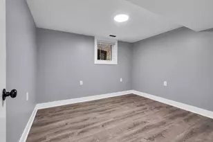 2424 W Hollywood Ave, Chicago, IL 60659 - Photo 14