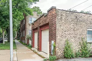 2424 W Hollywood Ave, Chicago, IL 60659 - Photo 20