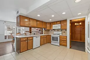 213 Villa Rd, Streamwood, IL 60107 - Photo 12