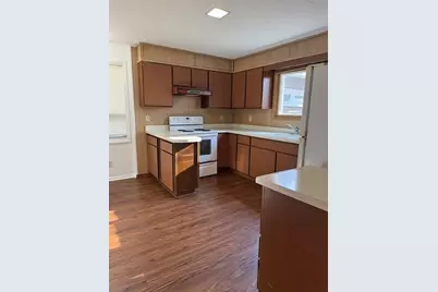 1103 37th St Ct, Moline, IL 61265 - Photo 8