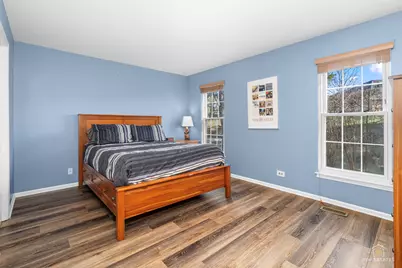 219 Old Oak Court W, Buffalo Grove, IL 60089 - Photo 8