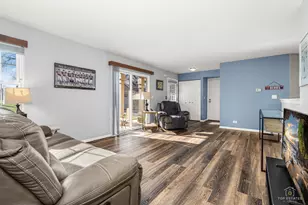 219 Old Oak Ct W, Buffalo Grove, IL 60089 - Photo 4