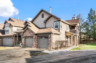 219 Old Oak Ct W, Buffalo Grove, IL 60089 - Photo 1