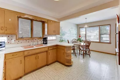 5220 W Patterson Avenue, Chicago, IL 60641 - Photo 8