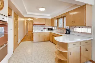 5220 W Patterson Ave, Chicago, IL 60641 - Photo 6