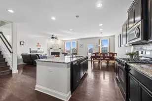 24 Beverly Ln, Hawthorn Woods, IL 60047 - Photo 4