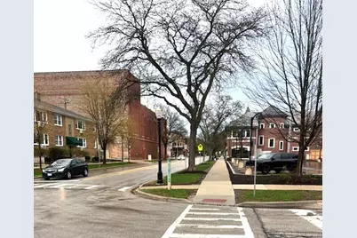 33 S Madison Avenue #1B, La Grange, IL 60525 - Photo 2