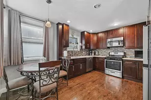 10222 S California Ave, Evergreen Park, IL 60805 - Photo 4