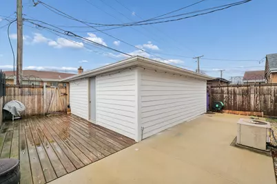 10222 S California Avenue, Evergreen Park, IL 60805 - Photo 10