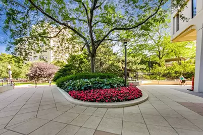 1960 N Lincoln Park West Avenue #408, Chicago, IL 60614 - Photo 2