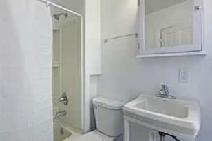 407 E Winneshiek St, Freeport, IL 61032 - Photo 12