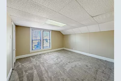 407 E Winneshiek Street, Freeport, IL 61032 - Photo 14