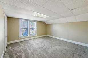 407 E Winneshiek St, Freeport, IL 61032 - Photo 14