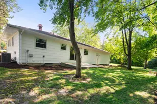 92 N Airlite St, Elgin, IL 60123 - Photo 22