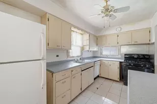 18001 Gladville Ave, Homewood, IL 60430 - Photo 10