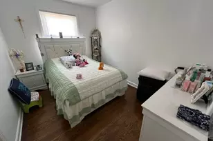 4952 Hull St, Skokie, IL 60077 - Photo 10