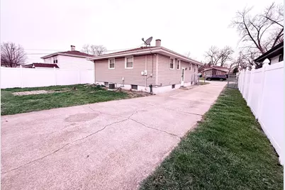 [Address not provided], Lansing, IL 60438 - Photo 4