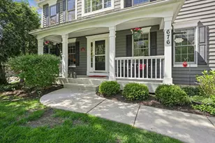 676 Framingham Ct, Gurnee, IL 60031 - Photo 2